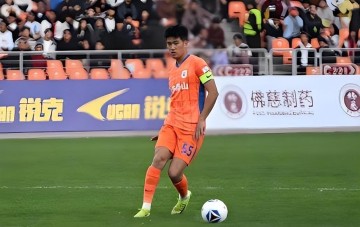 开云电脑版-彭啸能力被高估了？本轮出现低级失误，球迷直言他上限还不如石柯